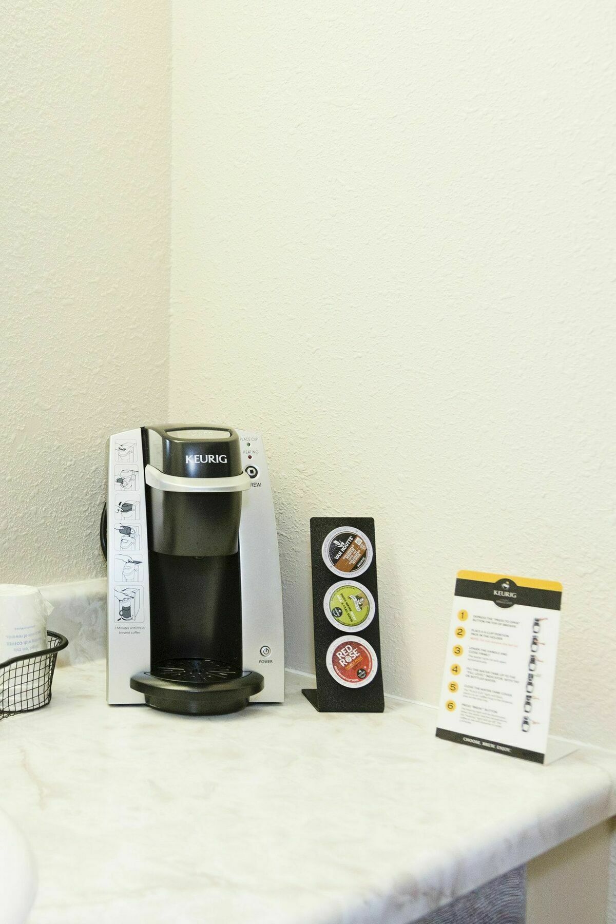 Super 8 By Wyndham Strathmore Ngoại thất bức ảnh